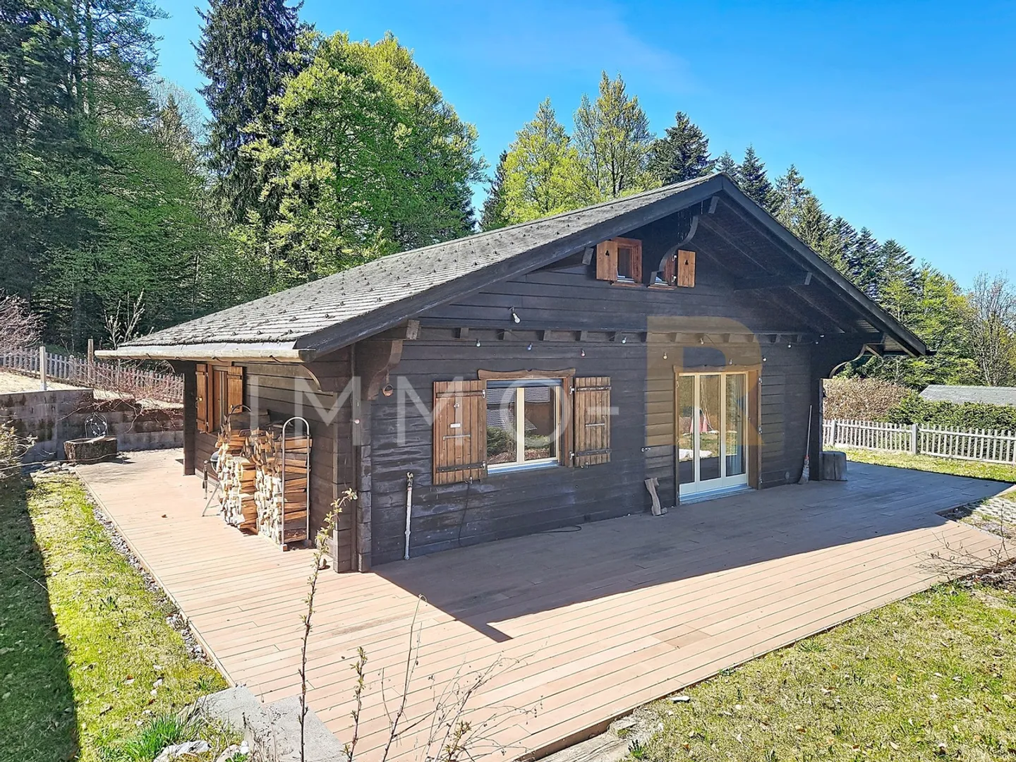 Chalet with magnificent views - Photo 1 of 5