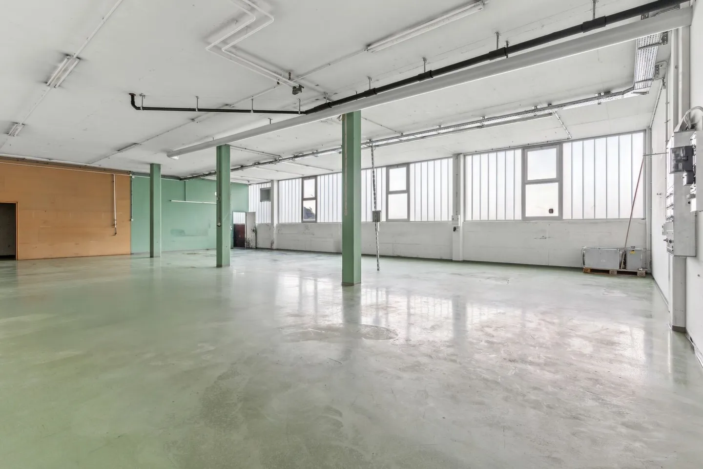 Edificio ad uso misto in affitto - Foto 2 di 9