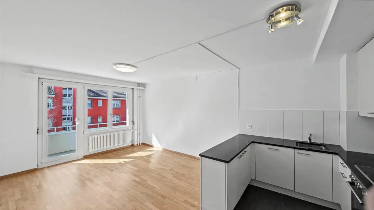 Attractive 3.0 Room Apartment in Zurich - Photo 2 of 8