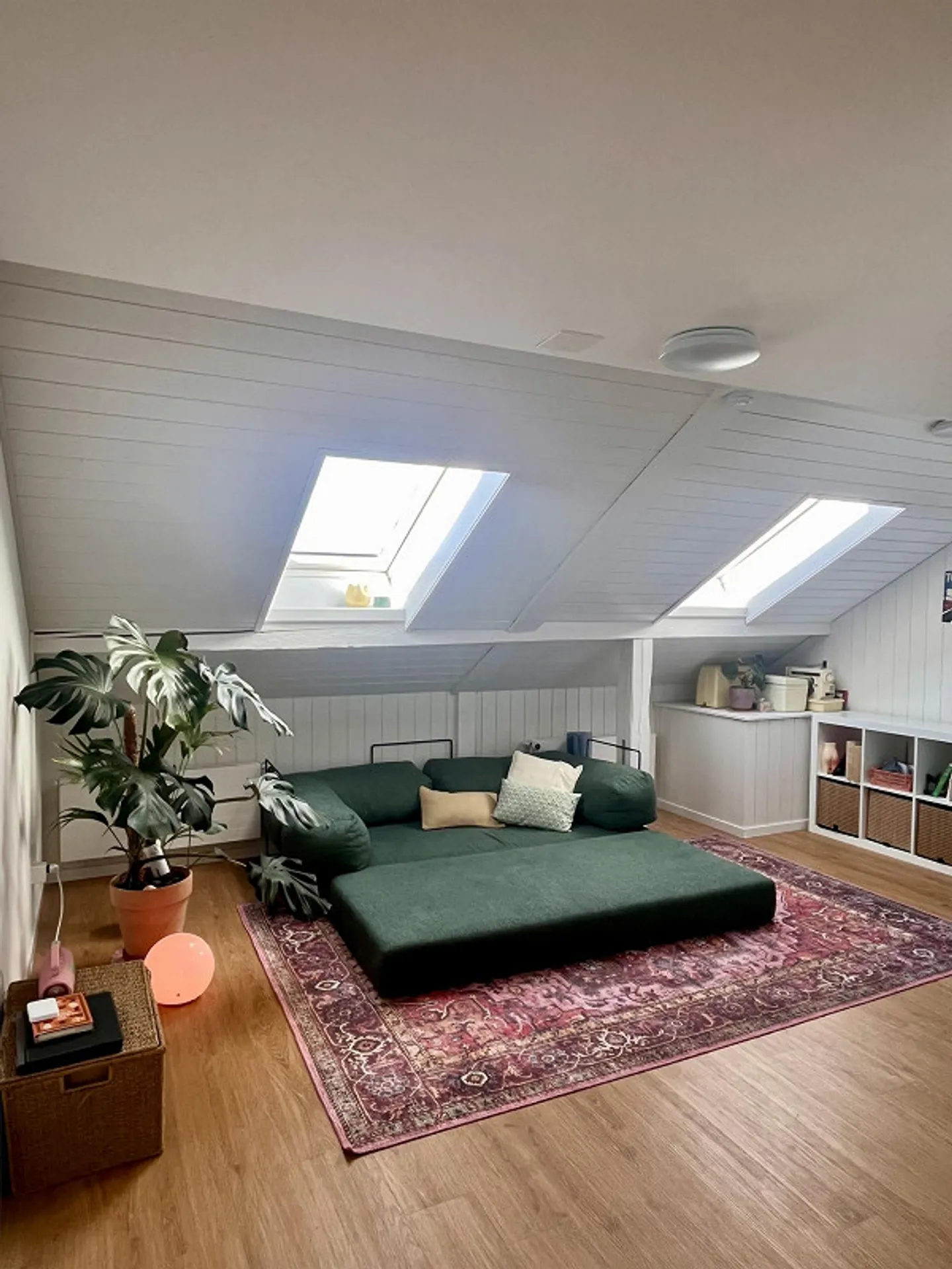 Charmante appartement sous les combles de 2,5 pièces - Photo 2 sur 8