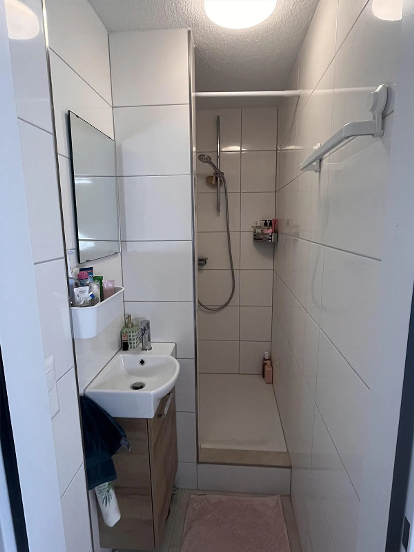 Charmante appartement sous les combles de 2,5 pièces - Photo 3 sur 8