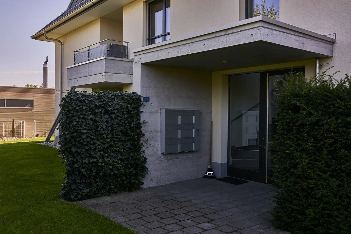 Spacieux, lumineux, calme et verdoyant, rez-de-chaussée à droite, 132m² - Photo 9 sur 24