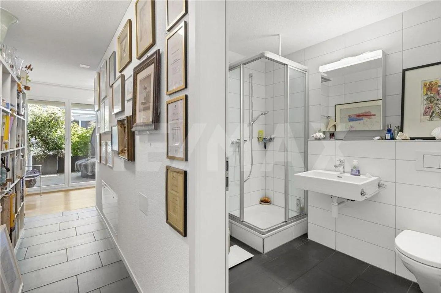 4 ½-Room Maisonette Apartment, Bright, Modern and with Two Balconies - Photo 2 of 13
