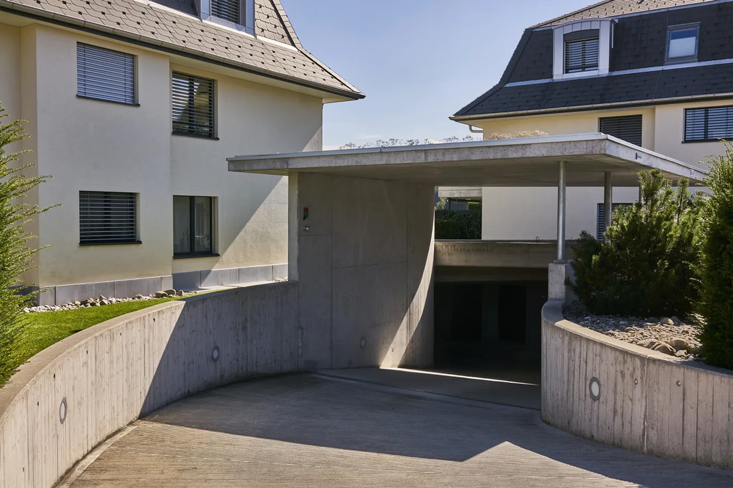 Spacieux, lumineux, calme et verdoyant, rez-de-chaussée à droite, 132m² - Photo 13 sur 24