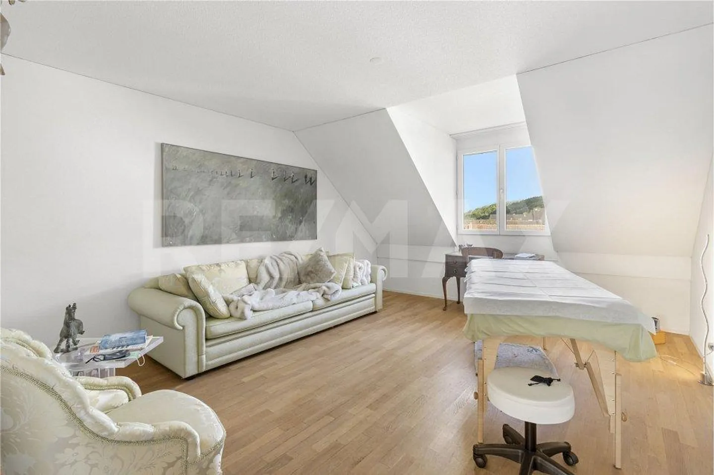 4 ½-Room Maisonette Apartment, Bright, Modern and with Two Balconies - Photo 3 of 13