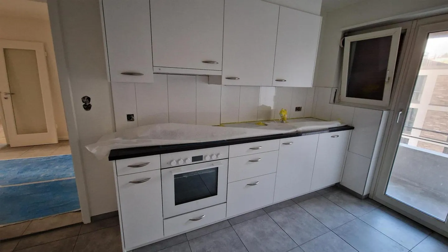 Appartement 4 pièces fraîchement rénové dans un emplacement calme à Binningen - Photo 6 sur 12