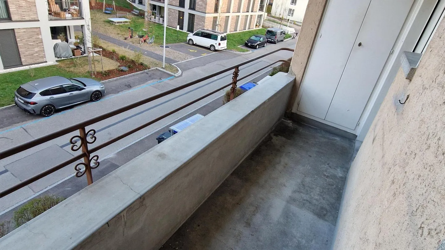 Appartement 4 pièces fraîchement rénové dans un emplacement calme à Binningen - Photo 9 sur 12