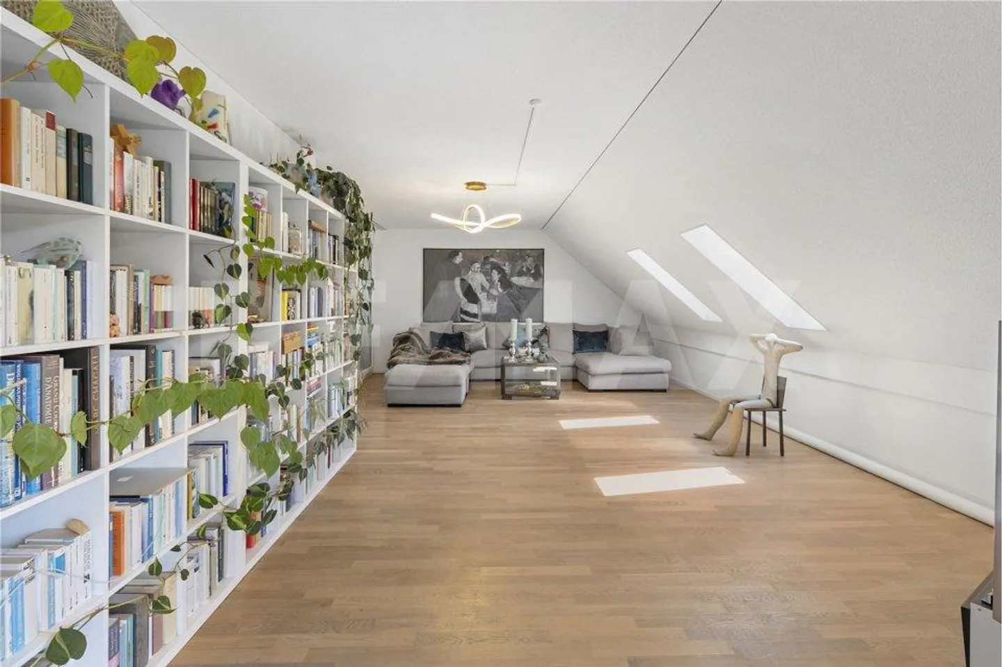 4 ½-Room Maisonette Apartment, Bright, Modern and with Two Balconies - Photo 6 of 13