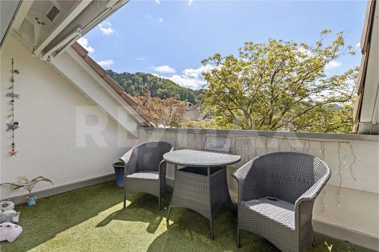 4 ½-Room Maisonette Apartment, Bright, Modern and with Two Balconies - Photo 5 of 13