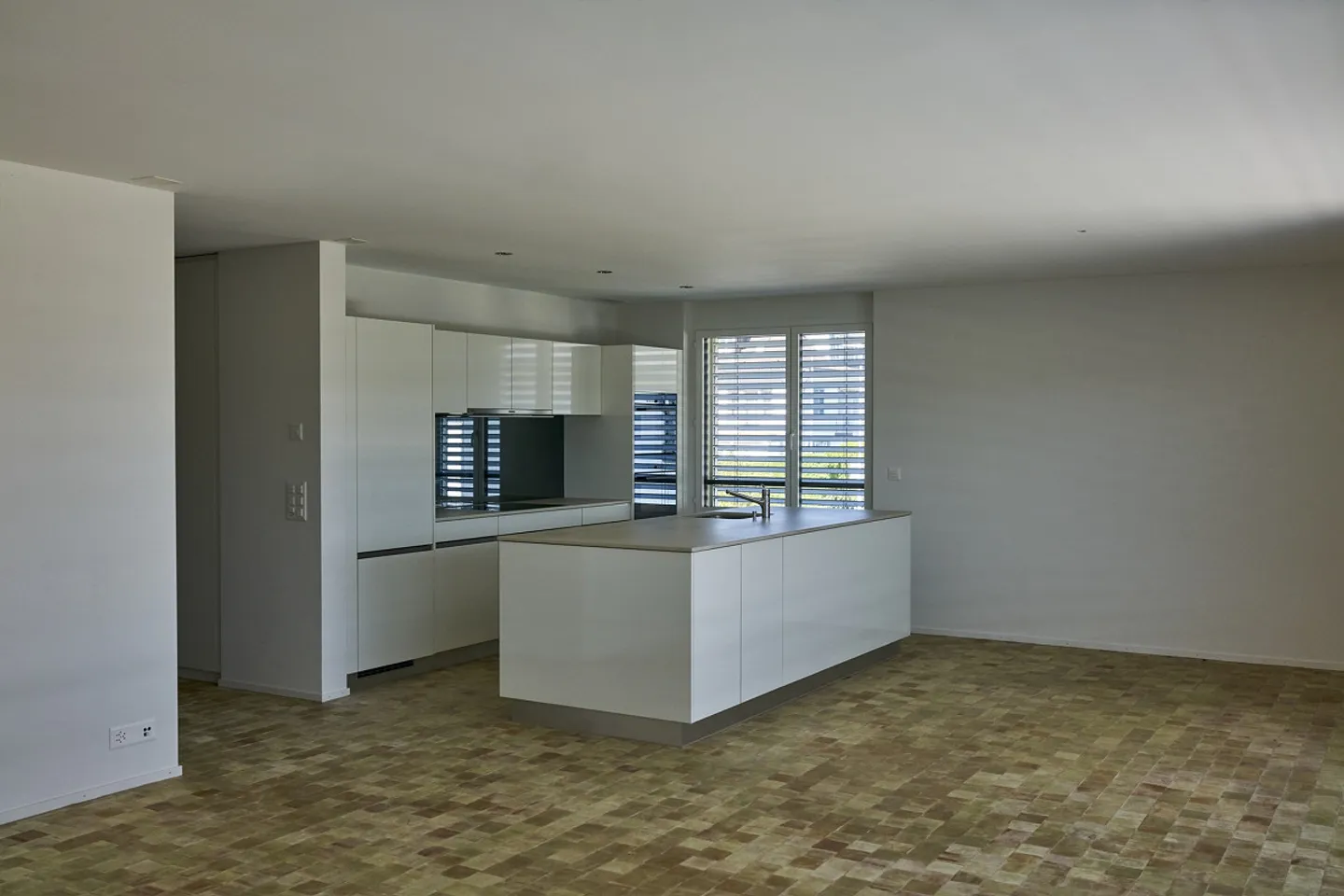 Spacieux, lumineux, calme et verdoyant, rez-de-chaussée à droite, 132m² - Photo 15 sur 24