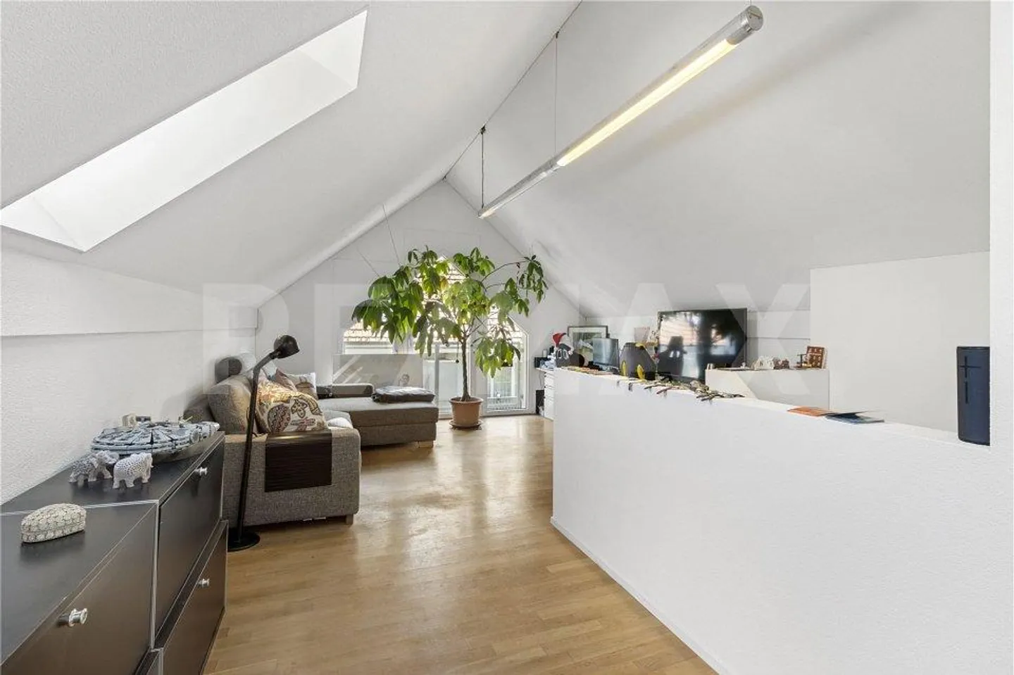 4 ½-Room Maisonette Apartment, Bright, Modern and with Two Balconies - Photo 9 of 13