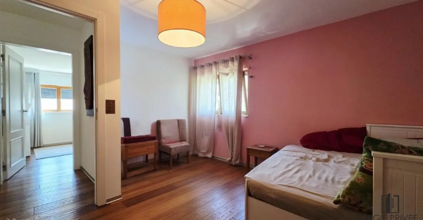 Maison familiale charmante avec piscine - Photo 10 sur 11