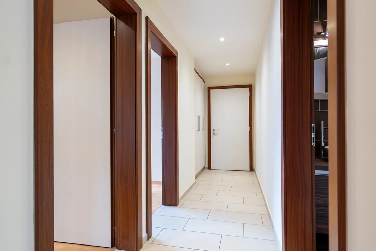 Charming Apartment with Pool - Photo 4 of 6