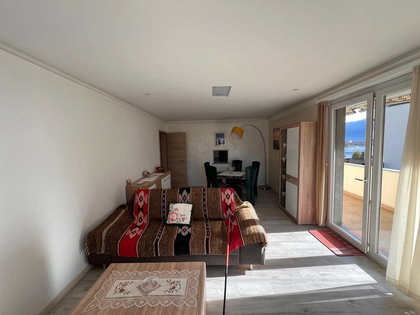 Große 2.5 Zimmer - Foto 2 von 9