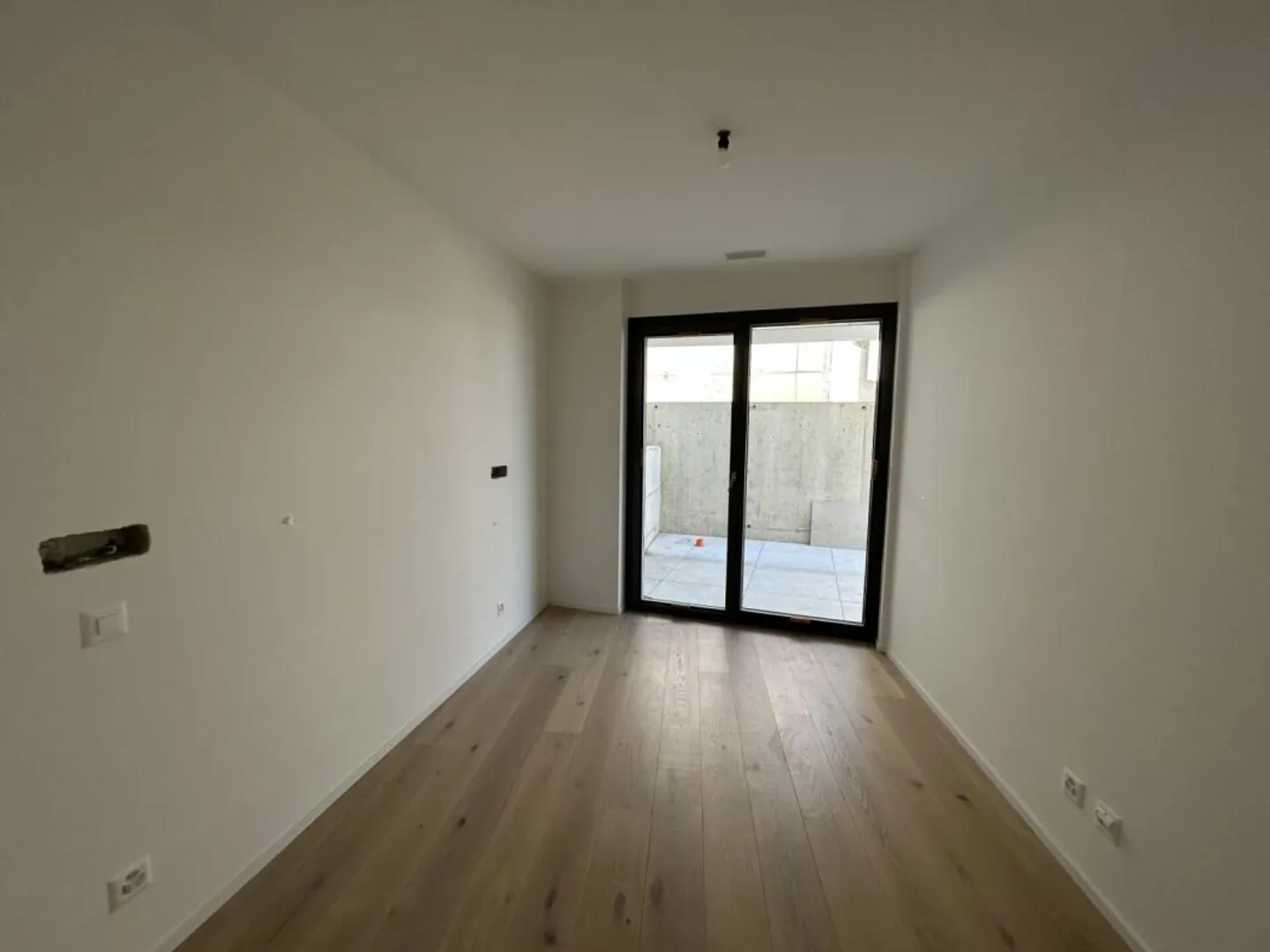 Modern Garden Apartment with Lake View - Photo 6 of 7