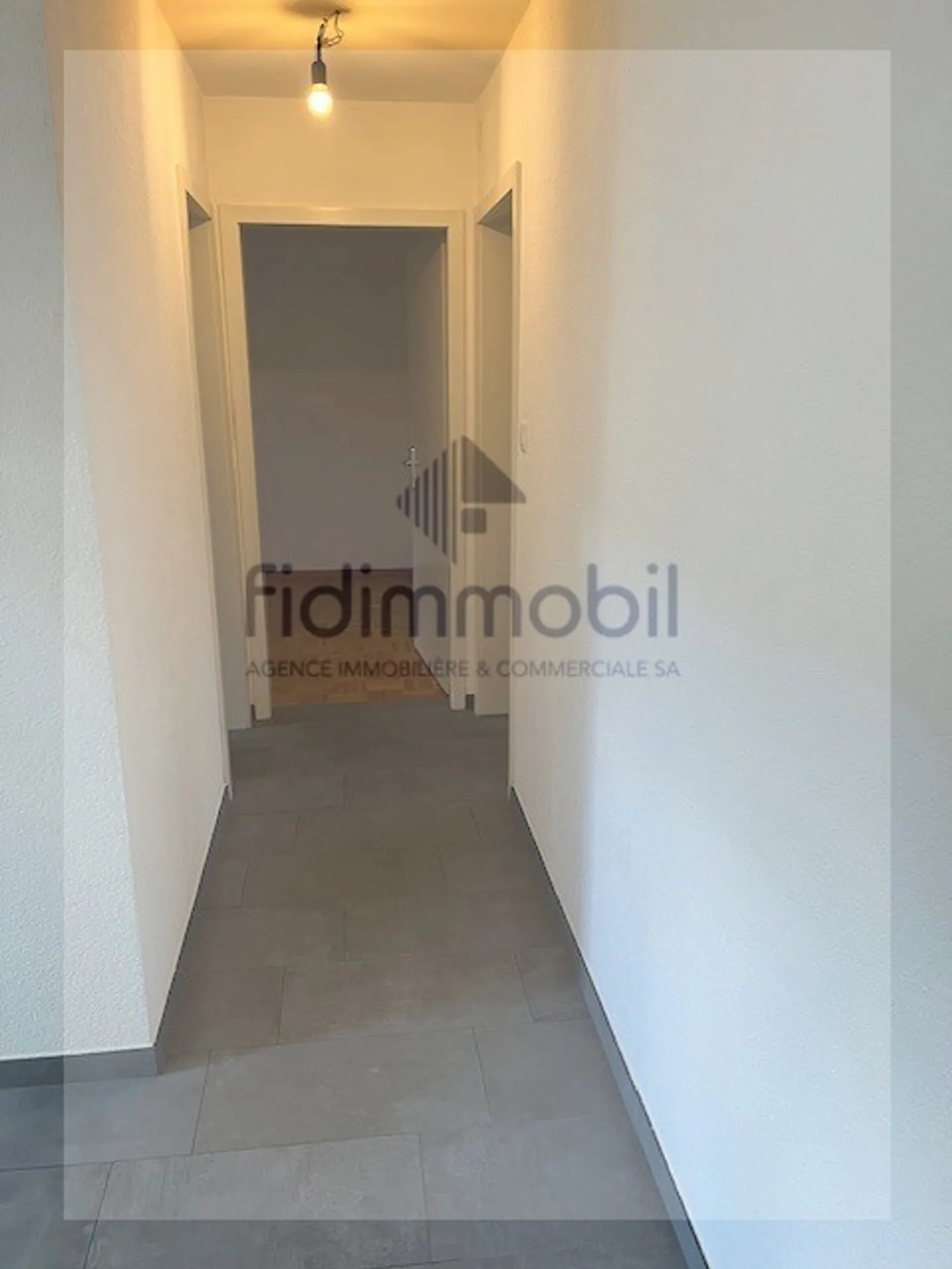 Appartamento di 3,5 stanze al 1° piano - Foto 3 di 8