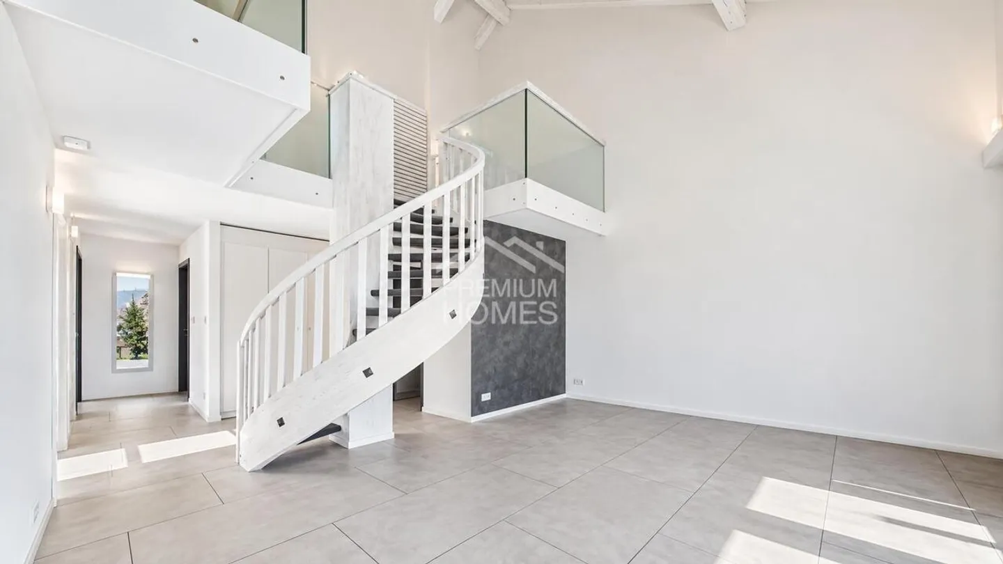 Moderne Familienwohnung mit Galerie - Foto 2 von 13