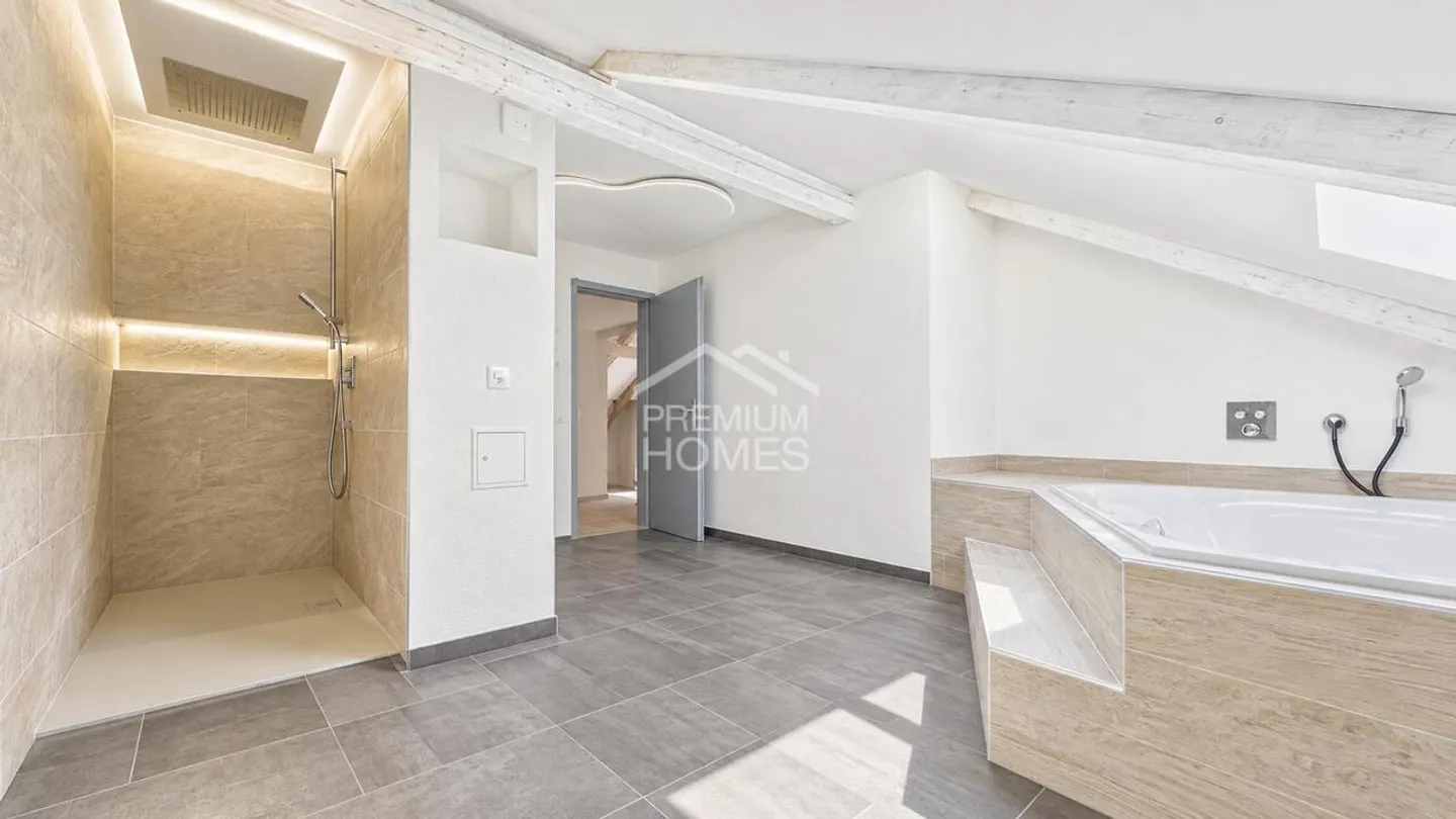 Moderne Familienwohnung mit Galerie - Foto 9 von 13
