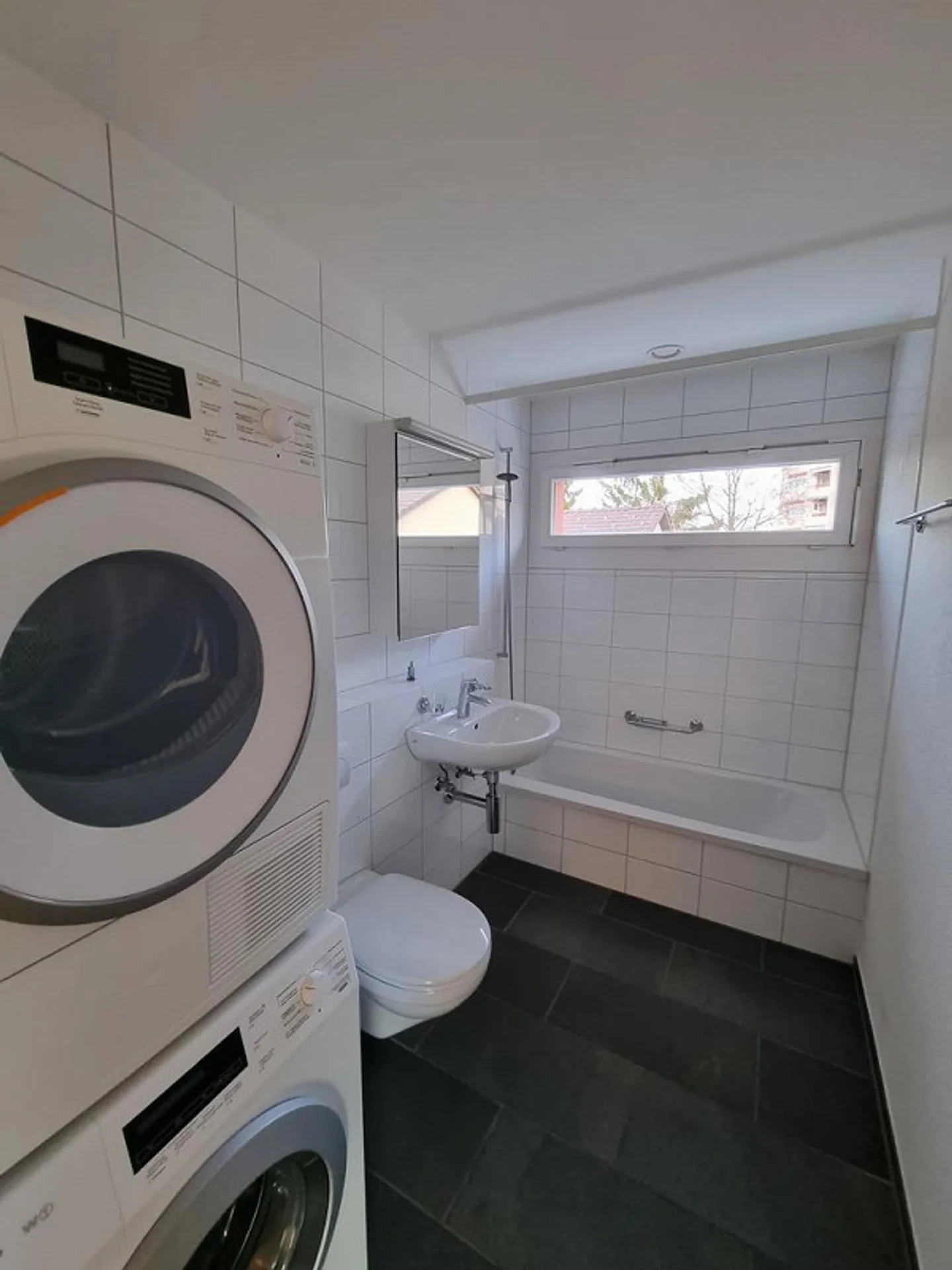 Bell'appartamento di 3,5 stanze con un layout pratico in affitto - Foto 8 di 10
