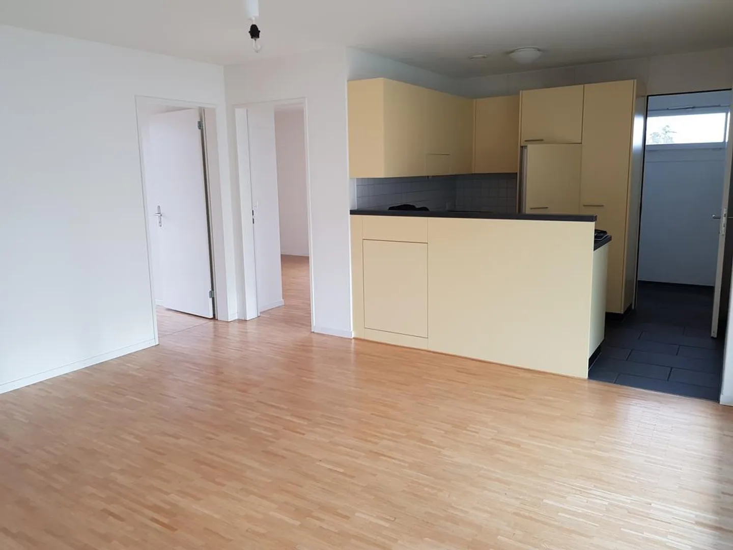 Bell'appartamento di 3,5 stanze con un layout pratico in affitto - Foto 2 di 10