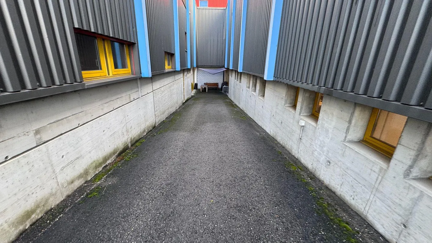 Spazio di stoccaggio centrale nella zona industriale di Burgdorf - Foto 15 di 16