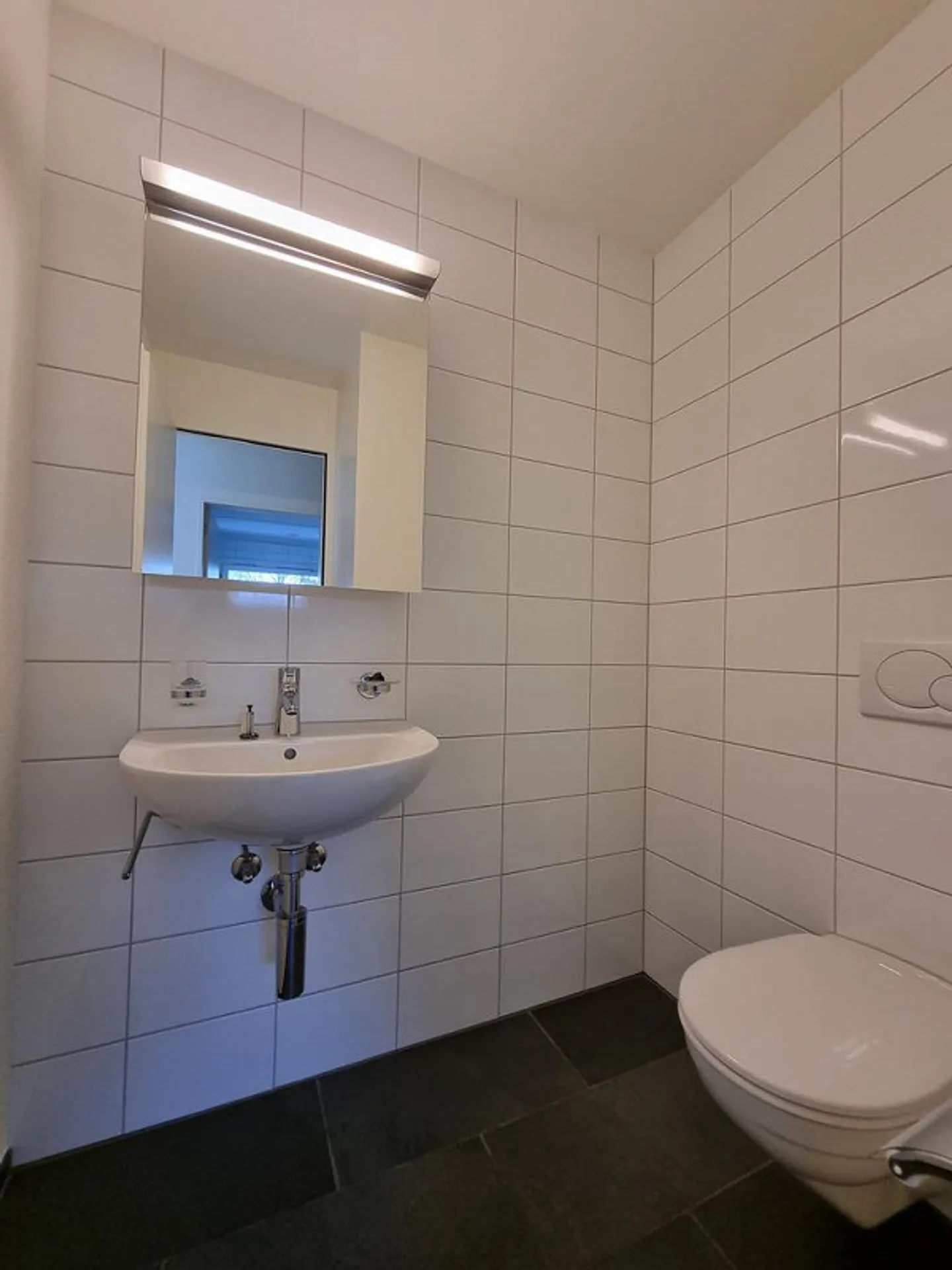 Bell'appartamento di 3,5 stanze con un layout pratico in affitto - Foto 9 di 10