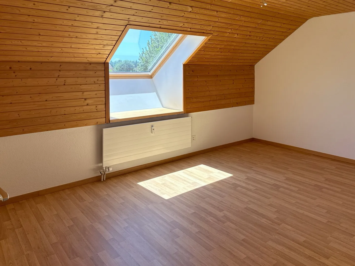 Appartement sous les combles rénové de 4 1/2 pièces avec galerie - Photo 7 sur 12