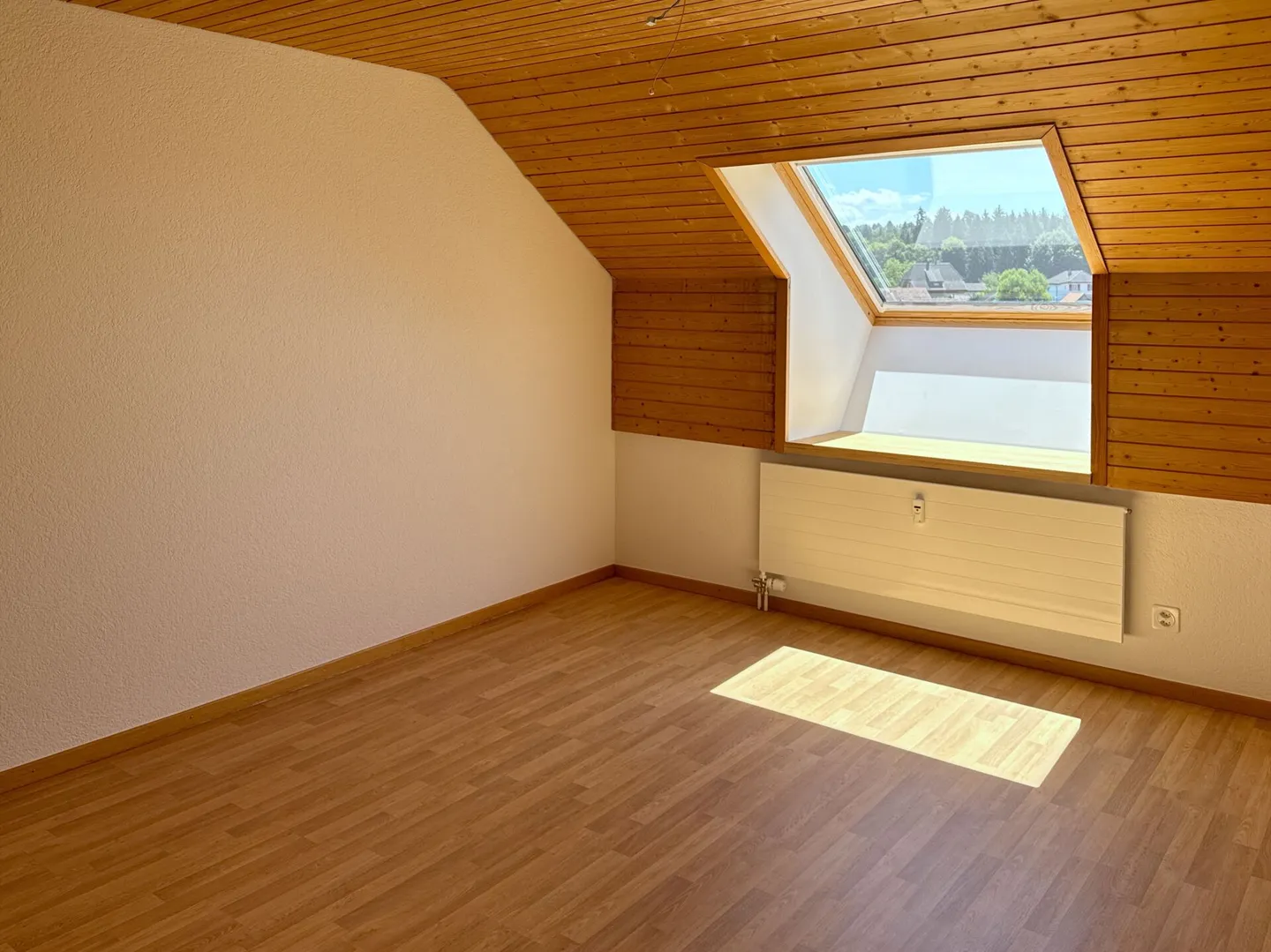Appartement sous les combles rénové de 4 1/2 pièces avec galerie - Photo 8 sur 12