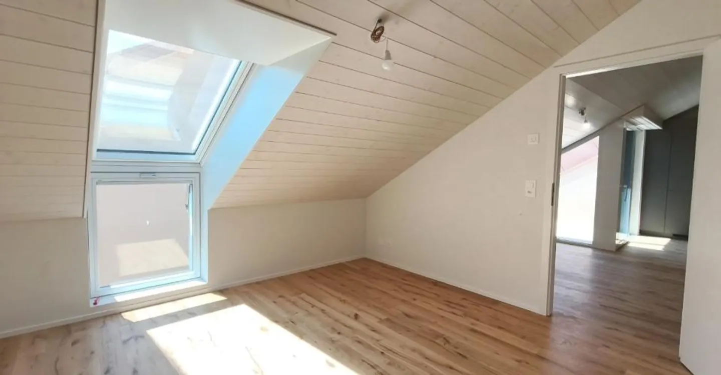 2,5-Zimmer-Wohnung im Dachgeschoss mit Blick auf den Moléson - Foto 4 von 7