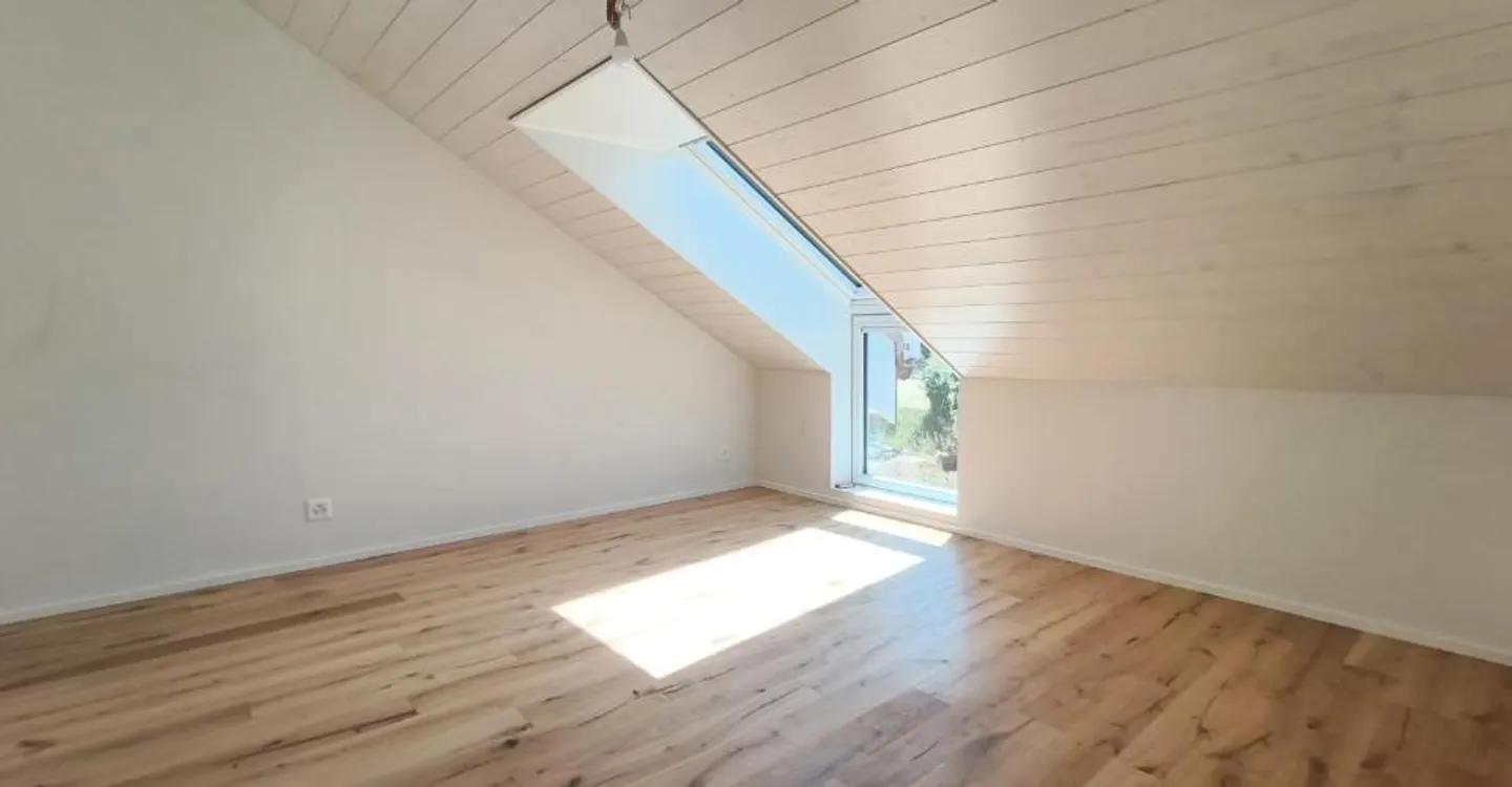 2,5-Zimmer-Wohnung im Dachgeschoss mit Blick auf den Moléson - Foto 5 von 7
