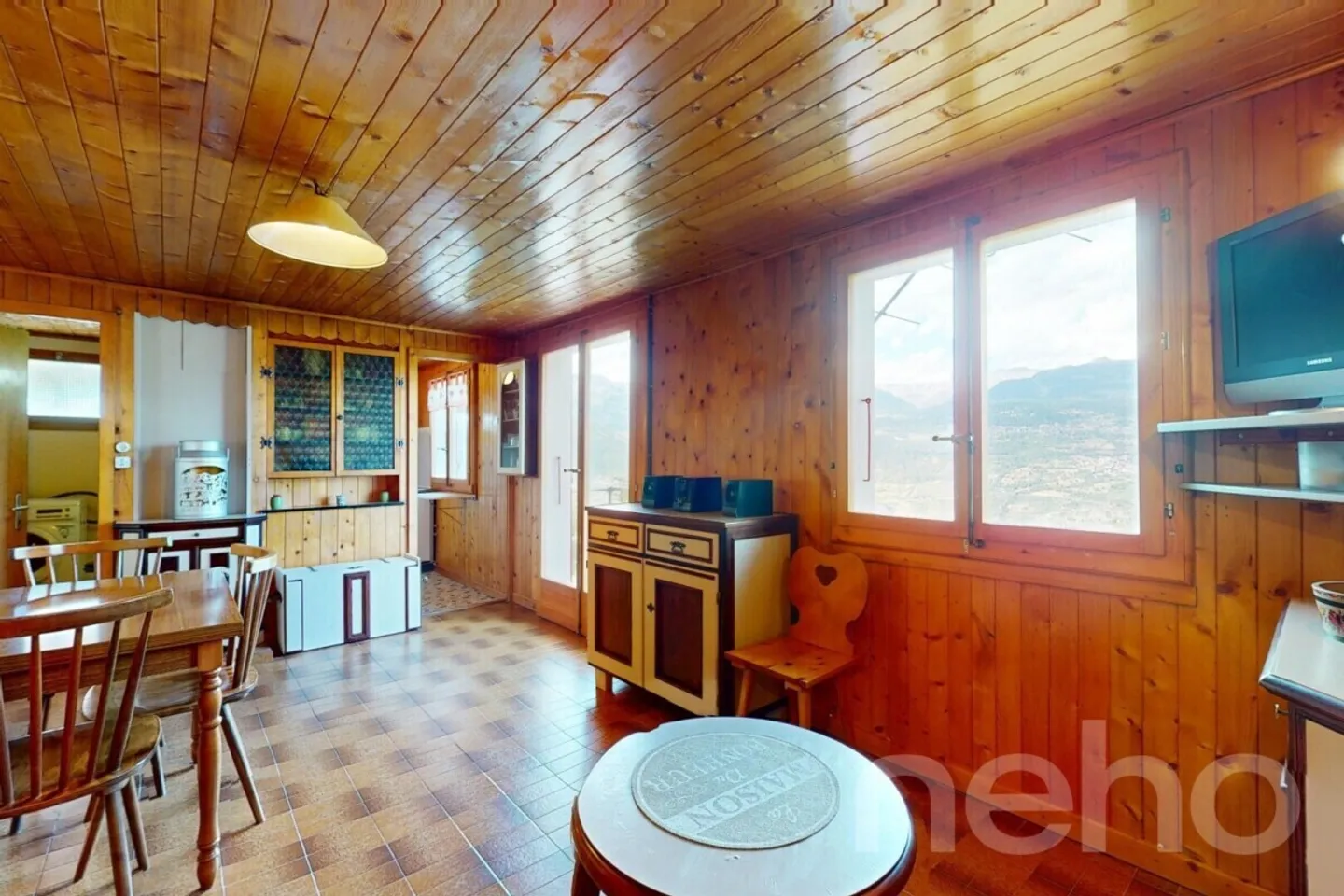 Évasion montagnarde - Chalet renové face aux sommets - Photo 4 sur 12