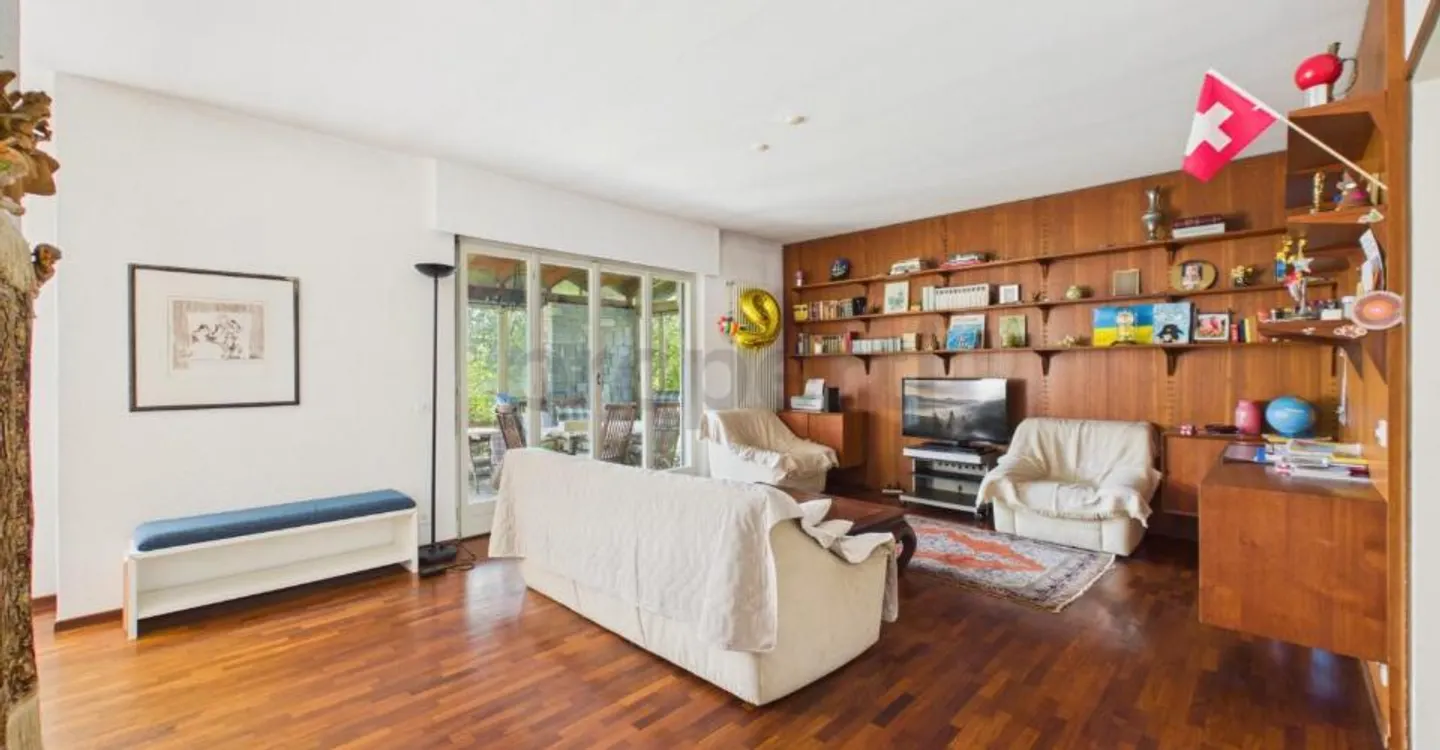 1000 m² plot, great renovation potential and pergola with fireplace - Photo 1 of 11