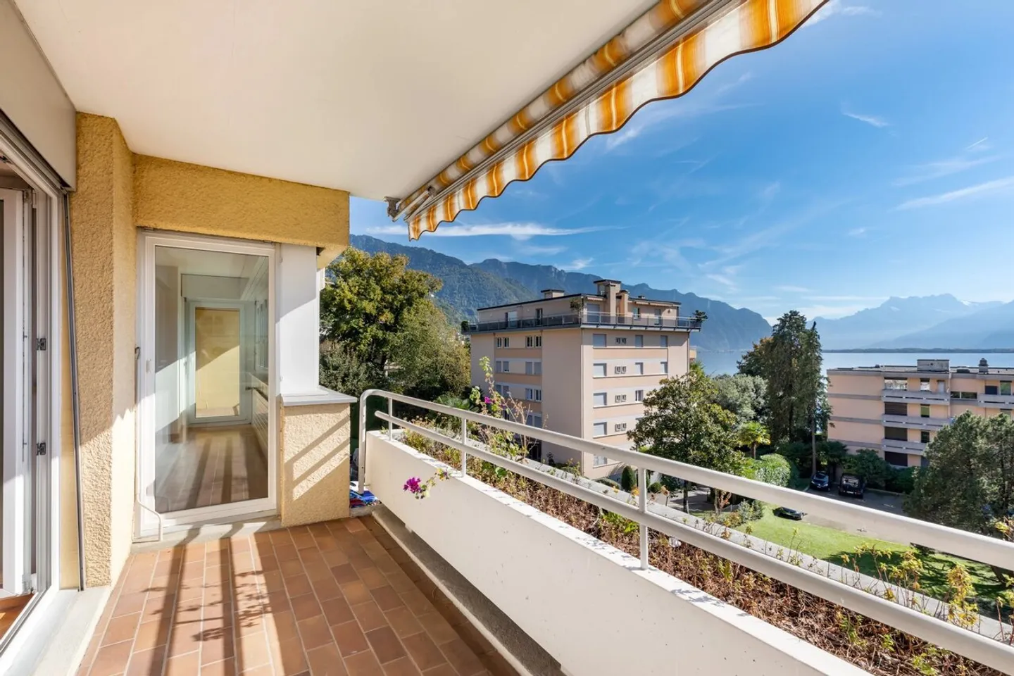 Appartement spacieux avec vue sur le lac - Photo 5 sur 9