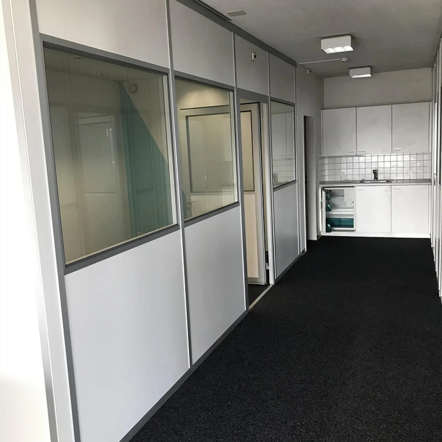 Visibility for Your Business – Attractive Office Space in Effretikon - Photo 3 of 7
