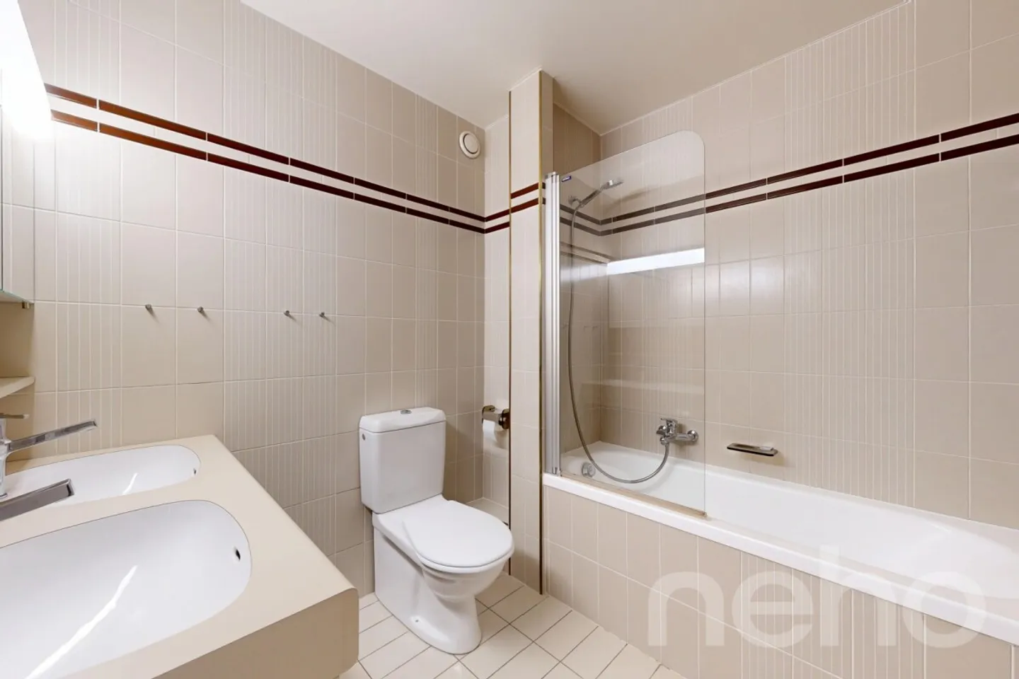 Quiet neighborhood - Photo 11 of 12