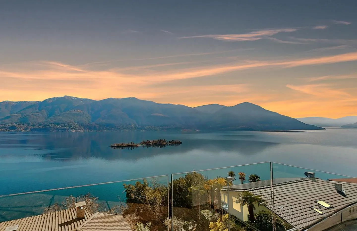 Moderno incontra il fascino ticinese - Villetta con vista lago - Foto 2 di 19
