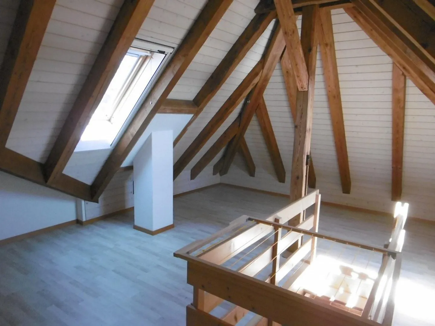 Attraktive 4.5-Zimmer-Maisonette-Wohnung in Utzenstorf (126 m2 im DG) - Foto 7 von 9