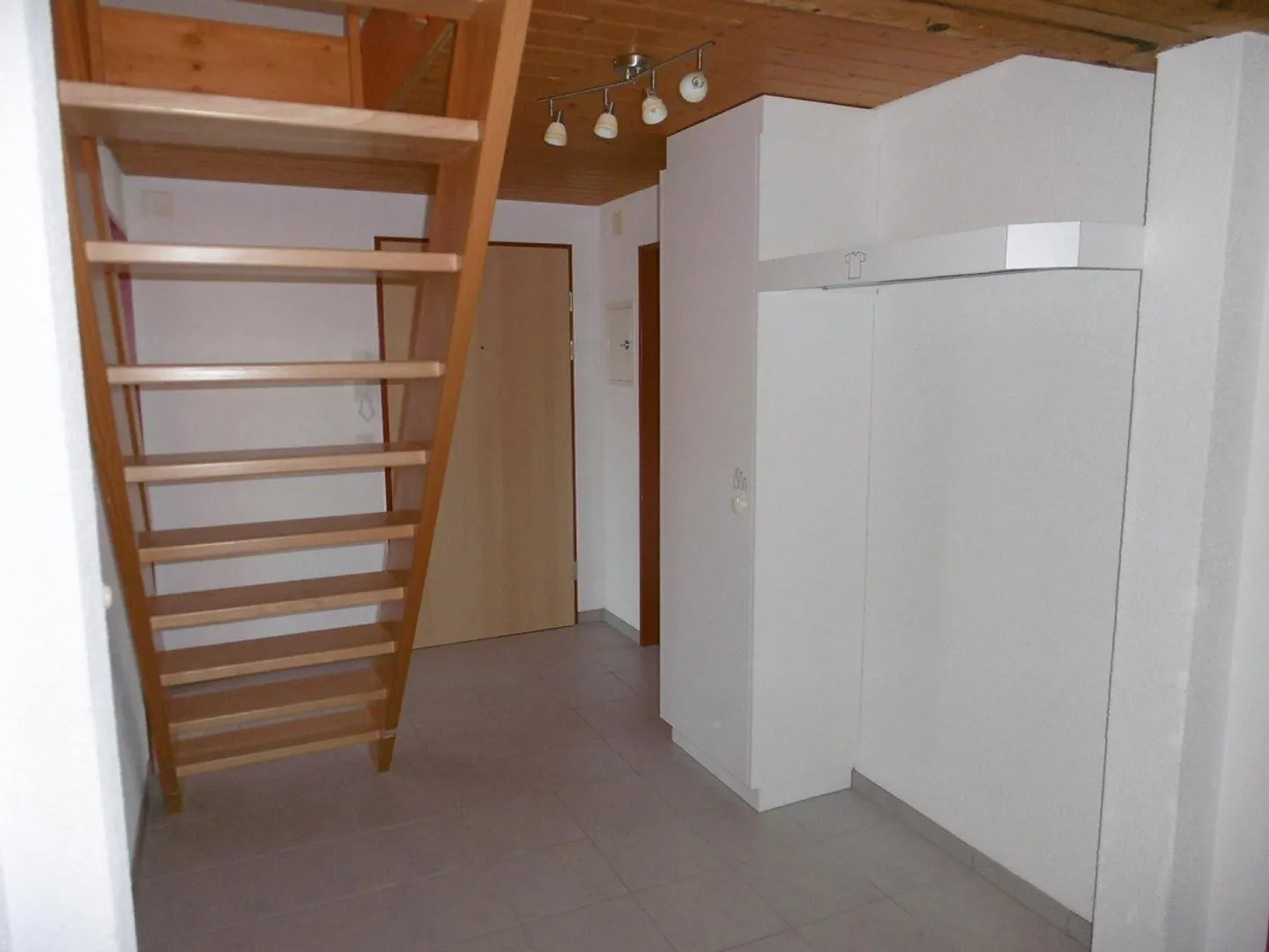 Attraktive 4.5-Zimmer-Maisonette-Wohnung in Utzenstorf (126 m2 im DG) - Foto 9 von 9