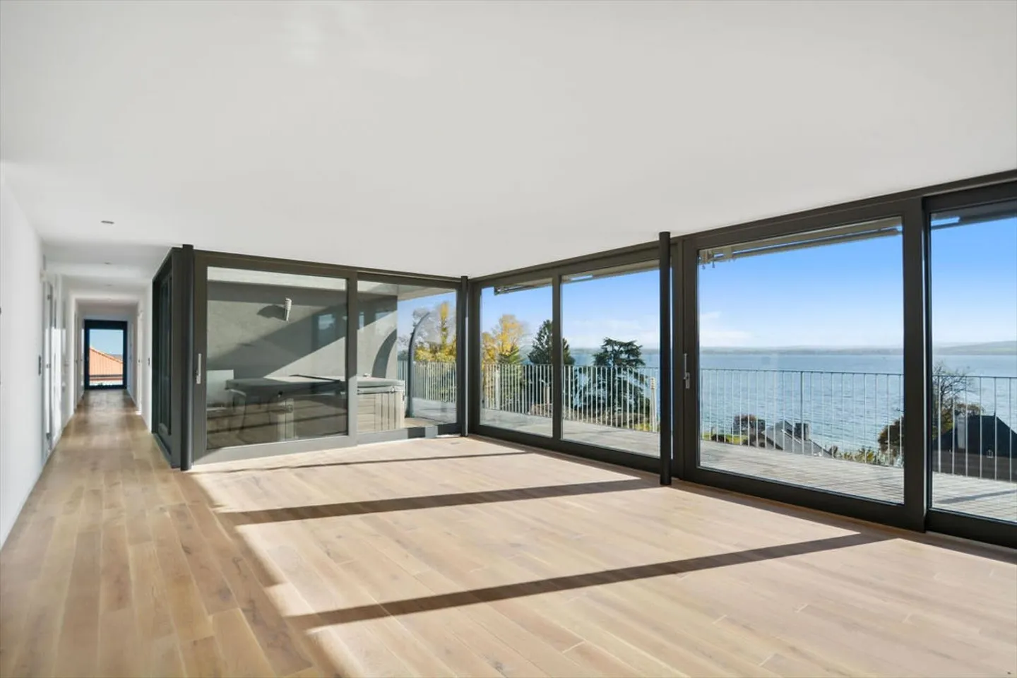 Attico di lusso a Chez-le-Bart, vista lago, posizione ideale tra Neuchâtel e Losanna - Foto 1 di 13