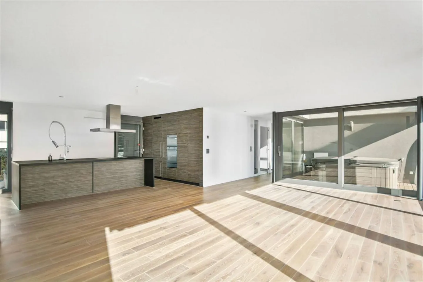 Attico di lusso a Chez-le-Bart, vista lago, posizione ideale tra Neuchâtel e Losanna - Foto 5 di 13