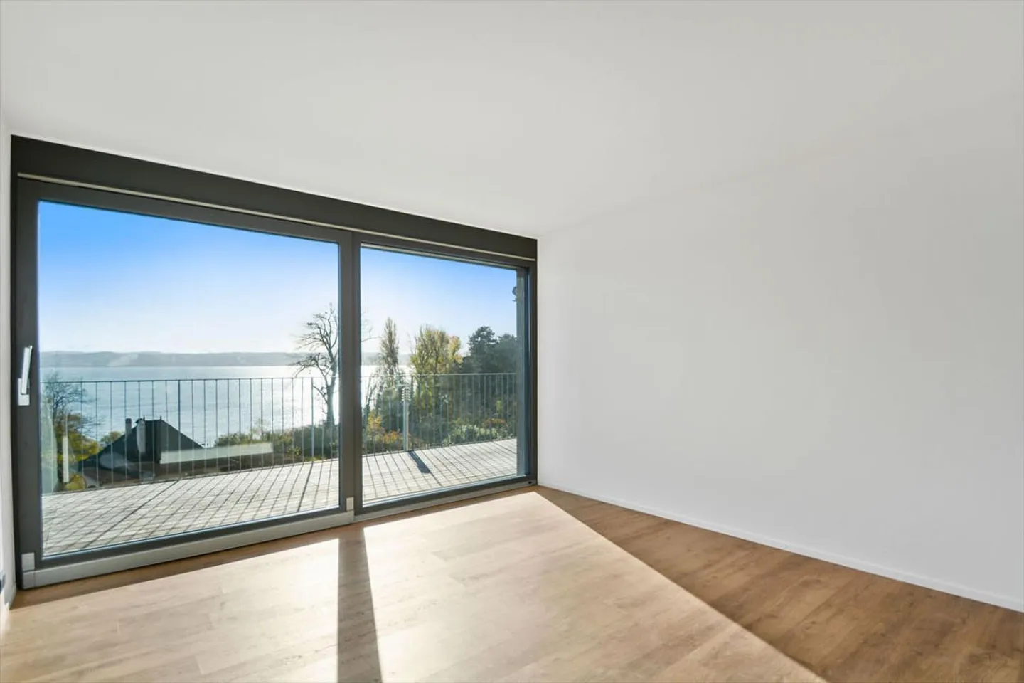 Attico di lusso a Chez-le-Bart, vista lago, posizione ideale tra Neuchâtel e Losanna - Foto 7 di 13