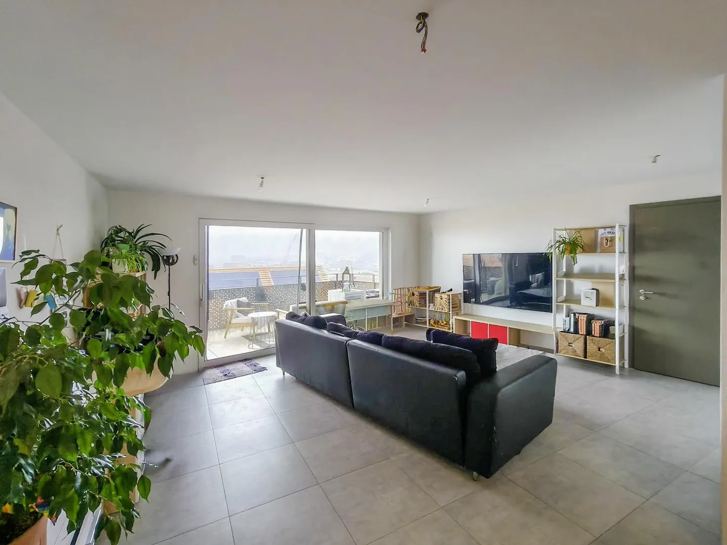 Bell'appartamento di 4,5 locali al piano terra - Comfort e Luminosità - Foto 1 di 14