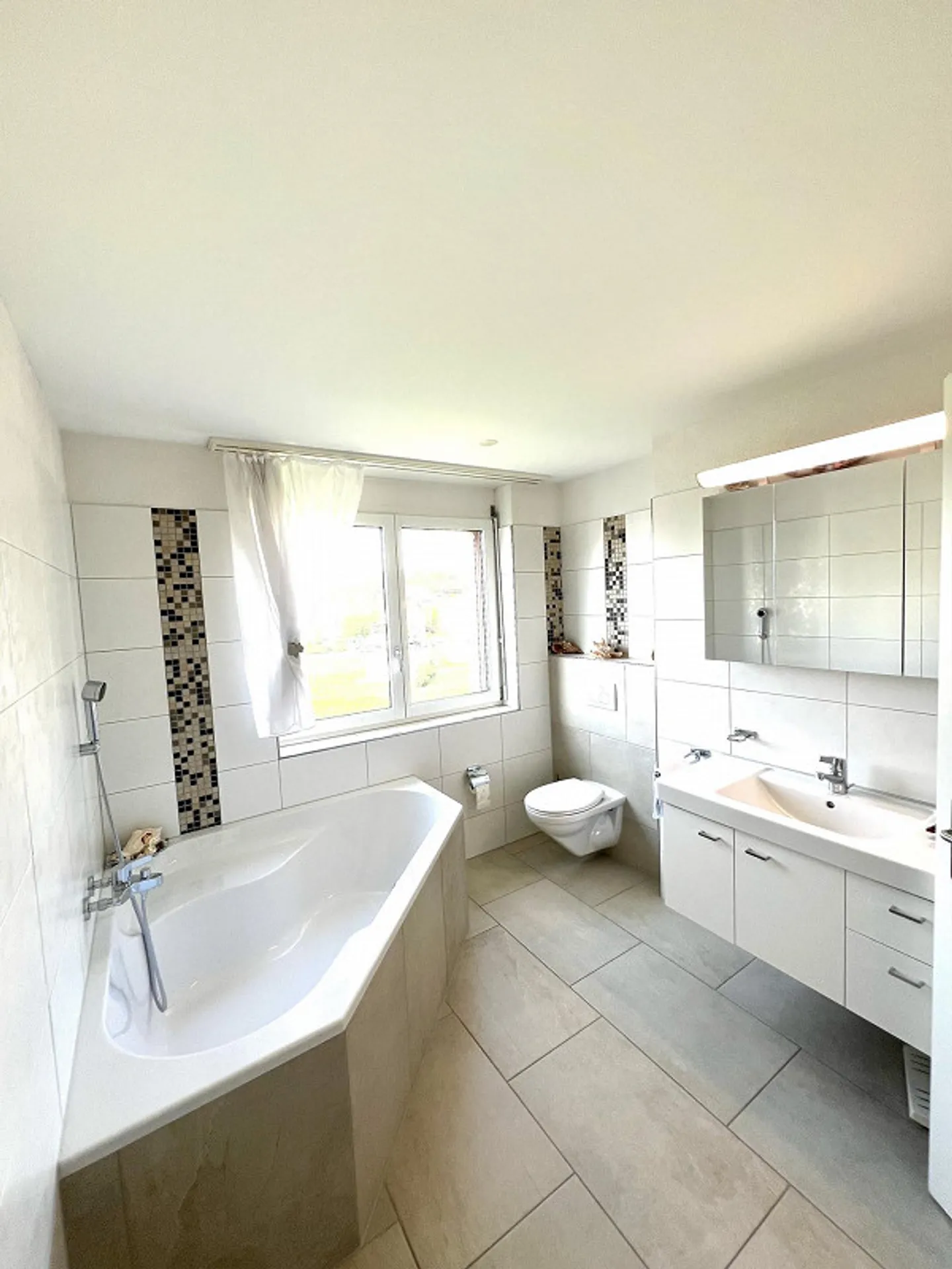 Appartement en duplex lumineux de 4,5 pièces - Photo 7 sur 11