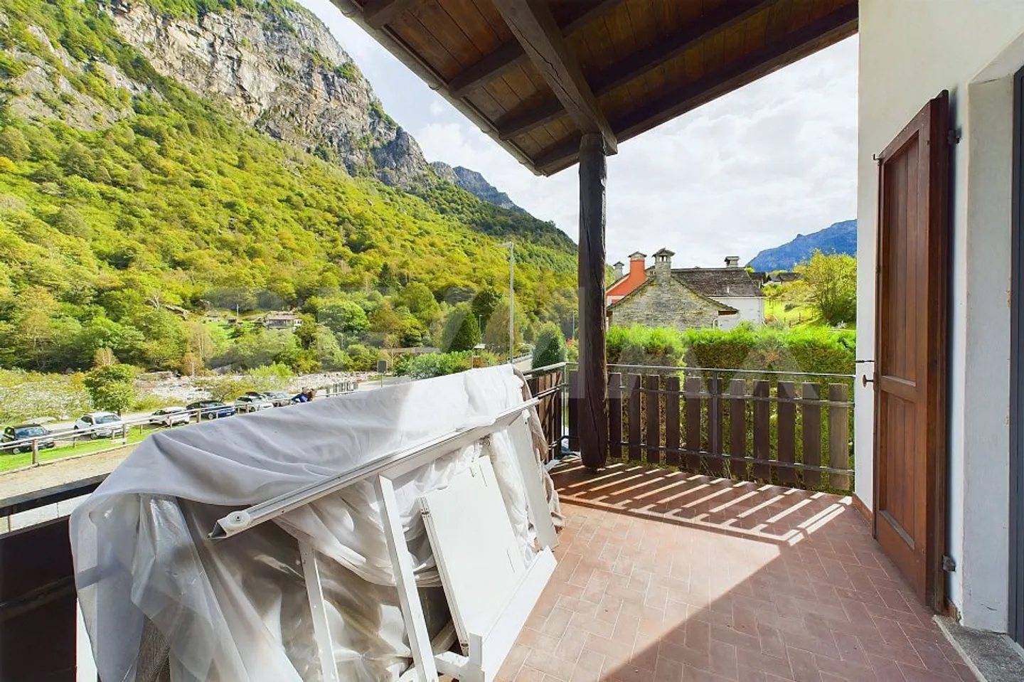 Casa singola in affitto - Foto 3 di 13