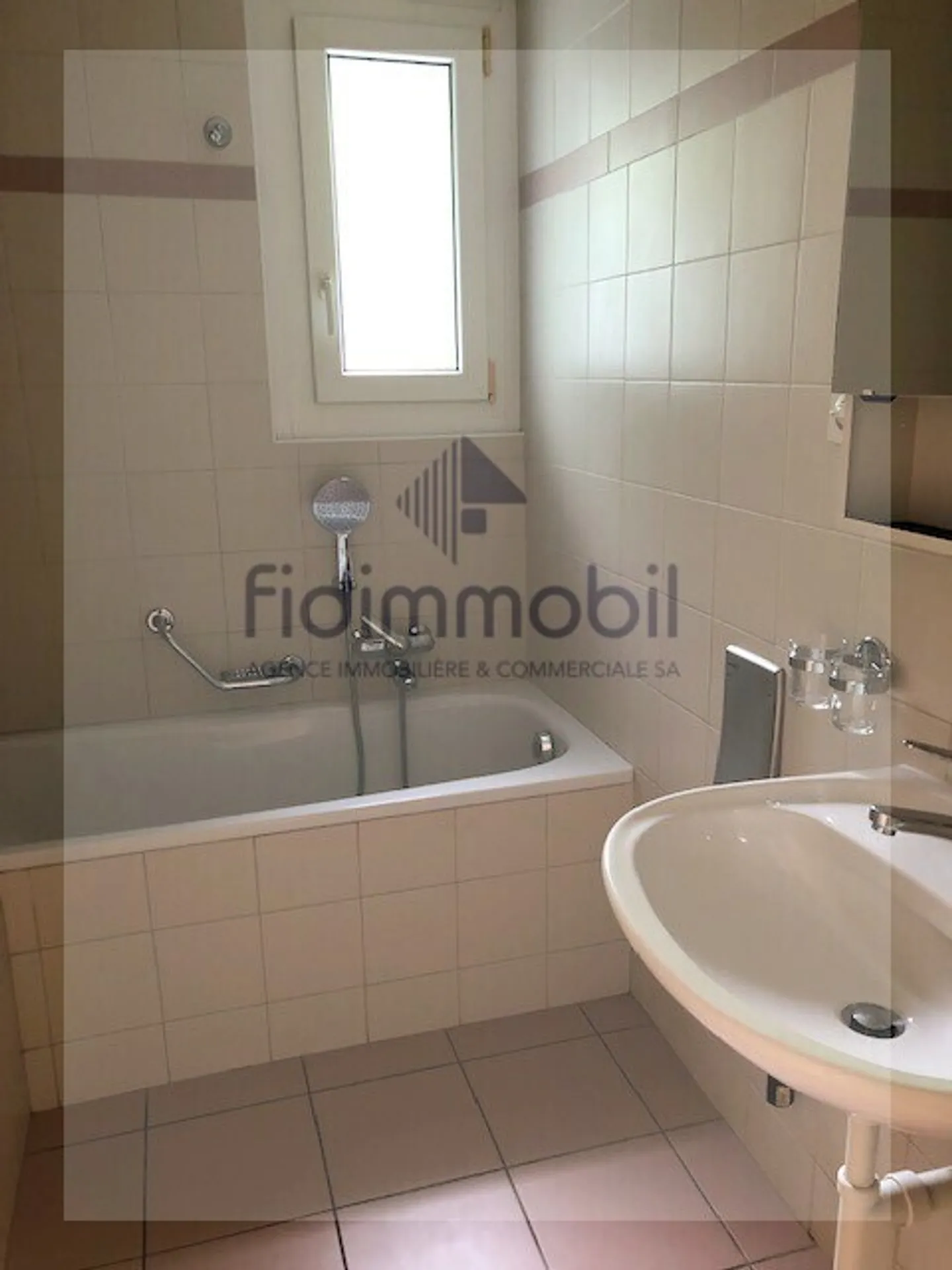 Appartement spacieux à Le Locle - Photo 10 sur 12