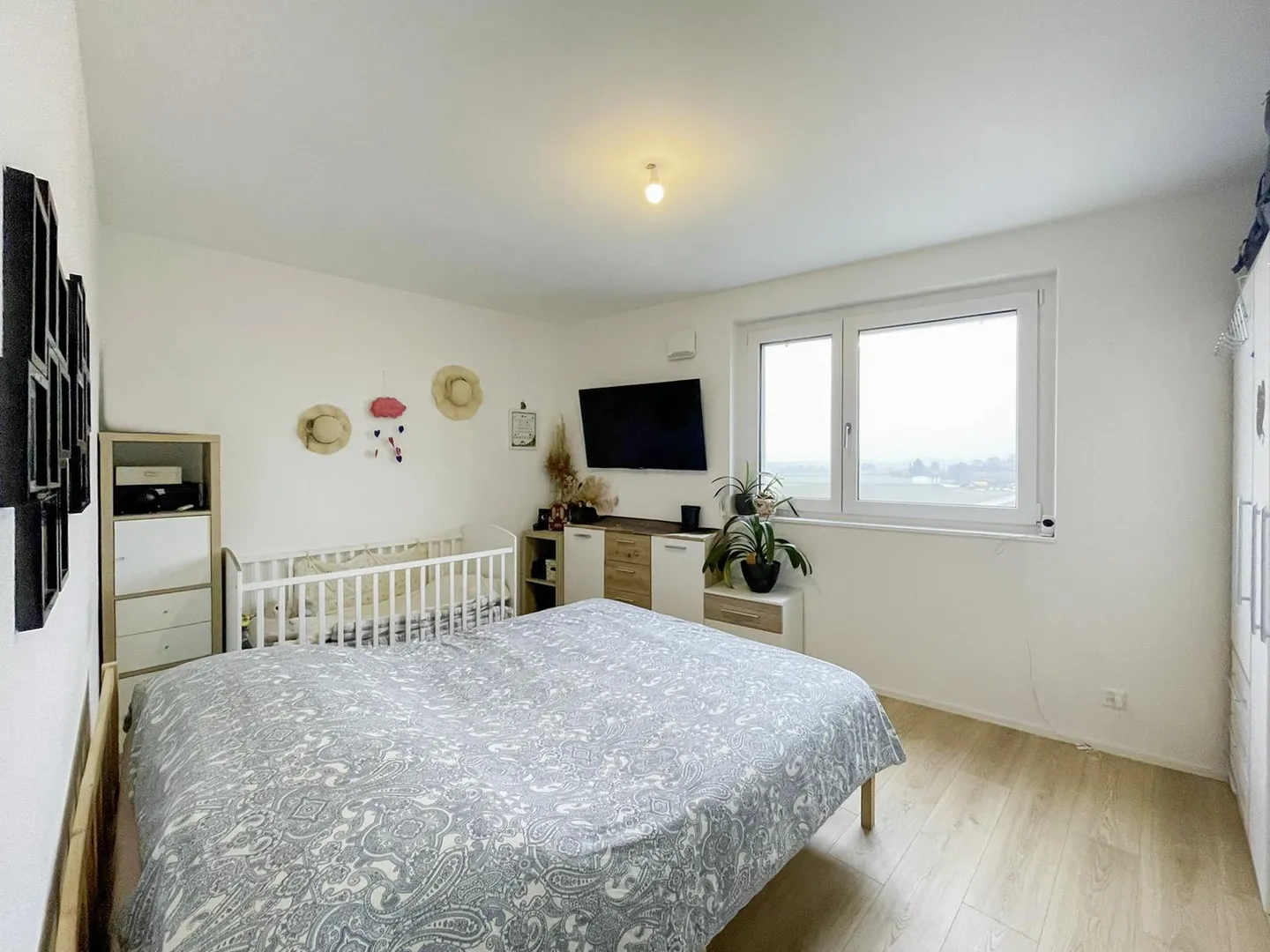 Bell'appartamento di 4,5 locali al piano terra - Comfort e Luminosità - Foto 4 di 14