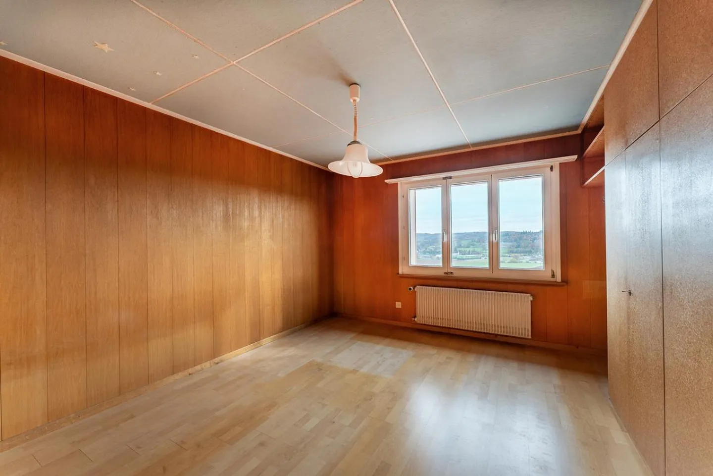 Wanted: new owners for a single-family home with breathtaking views - Photo 7 of 12