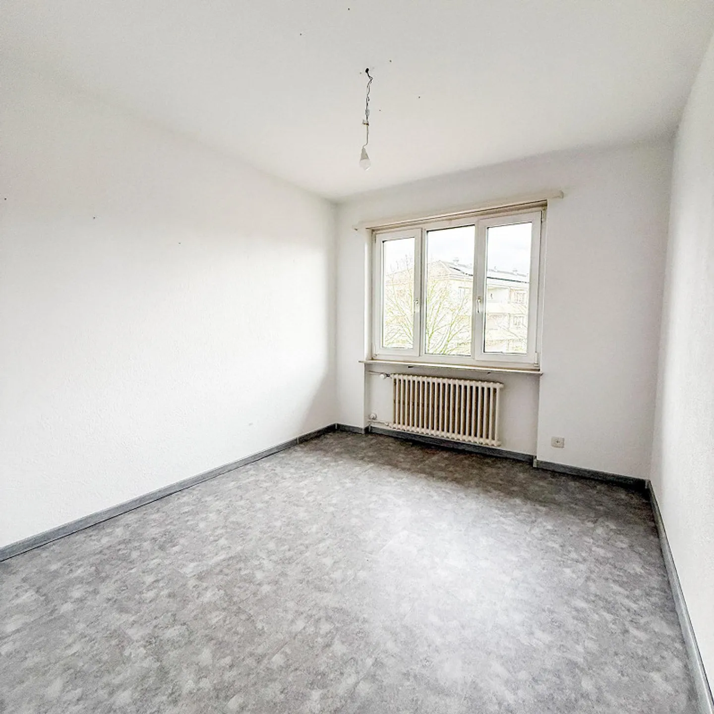 4.5-room semi-detached house with beautiful garden in a quiet location. - Photo 7 of 14