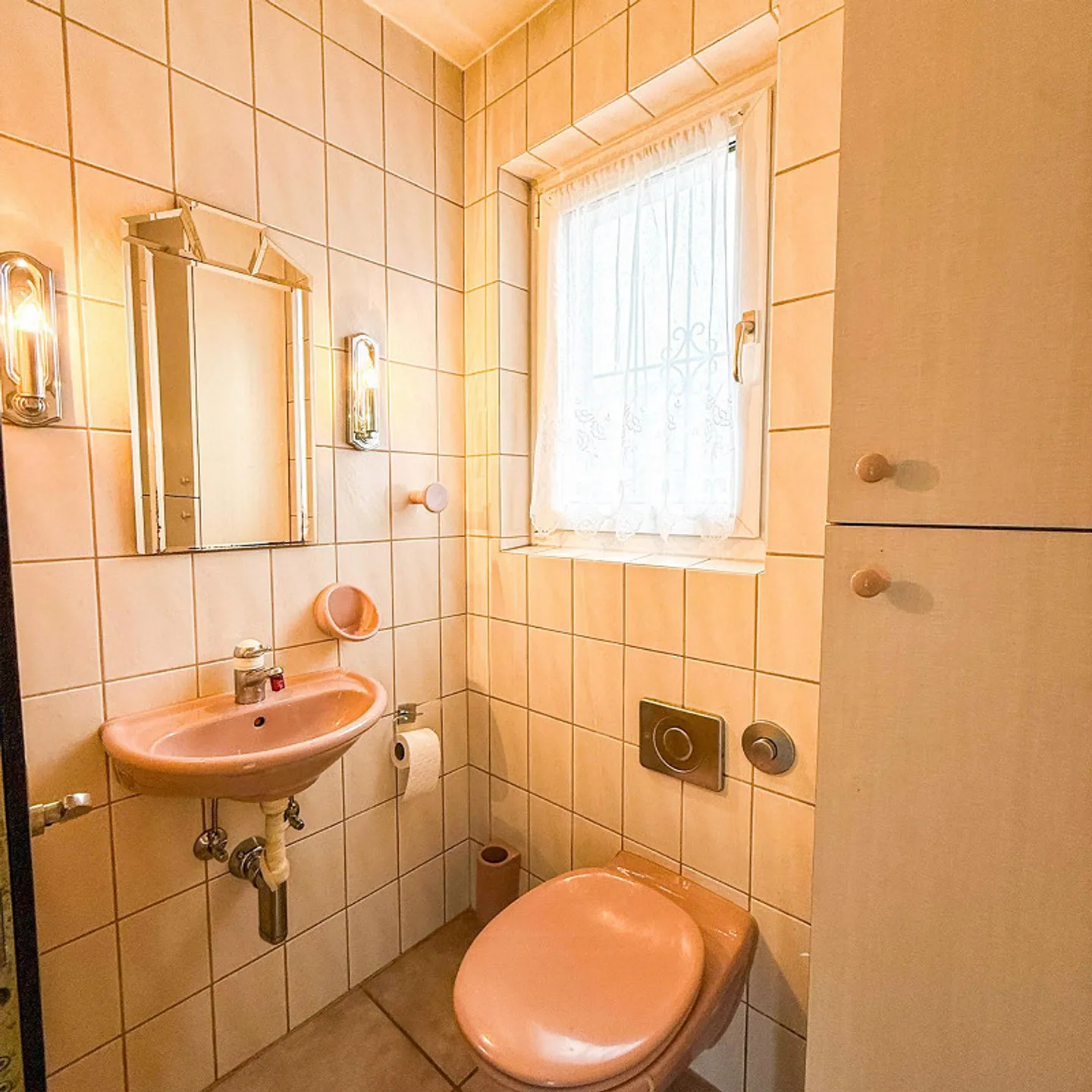 4.5-room semi-detached house with beautiful garden in a quiet location. - Photo 9 of 14