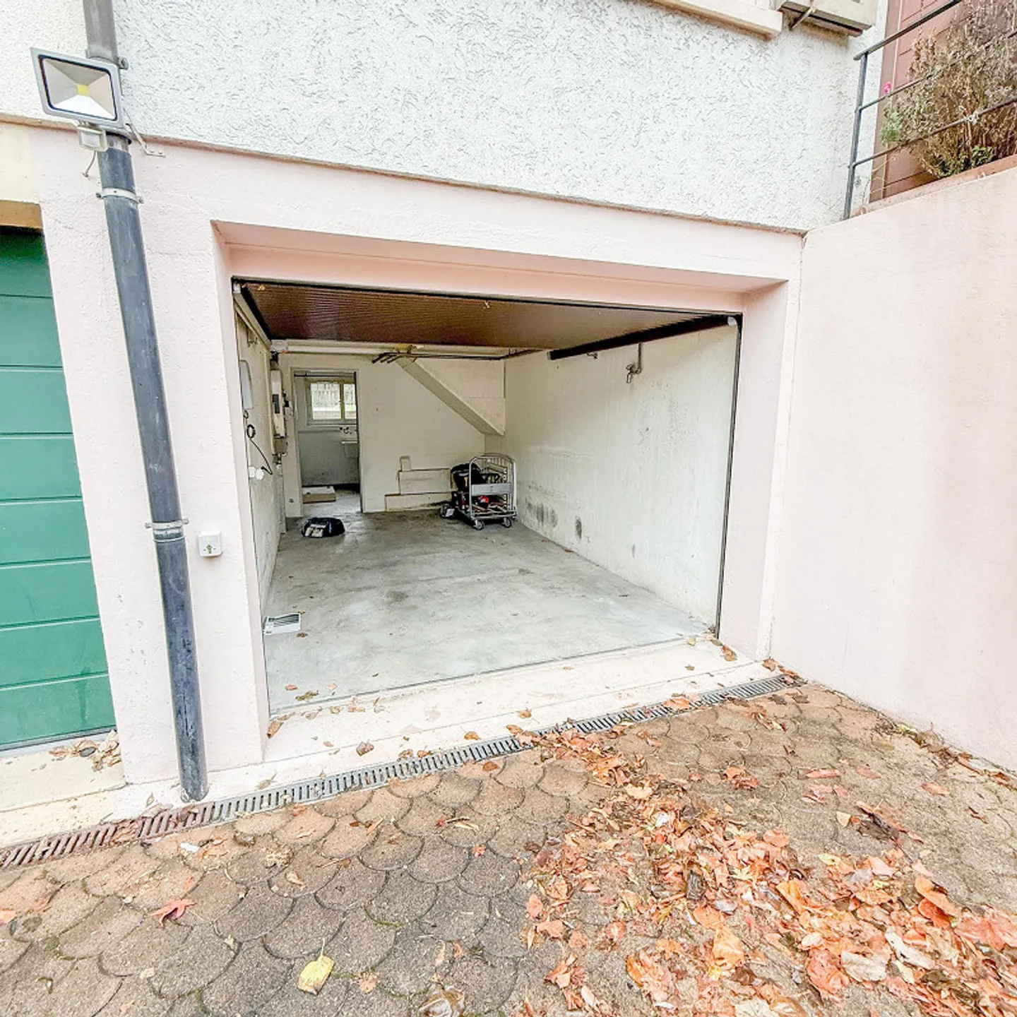 4.5-room semi-detached house with beautiful garden in a quiet location. - Photo 10 of 14